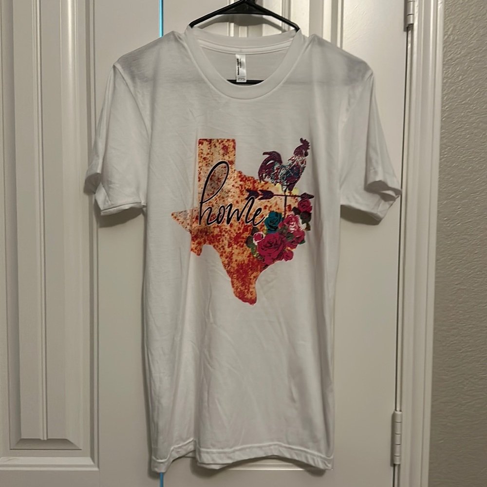 American apparel small women’s unisex t-shirt with Texas home and roses